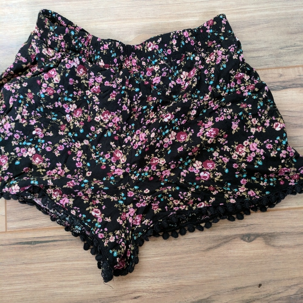 Floral flowy shorts